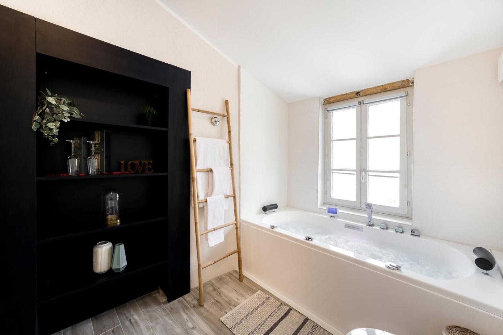 Private jacuzzi&exceptional view Hyper center of Lyon Apartment Exterior foto